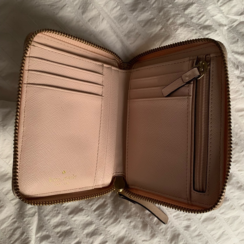 Kate Spade compact zip Wallet - Picture 2 of 5